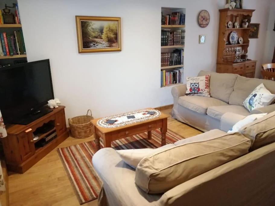 Welsh Miners Cottage Four Bedroom House Treherbert エクステリア 写真