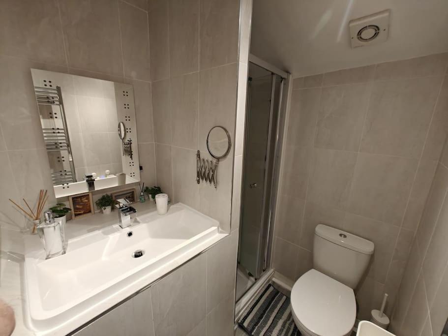 Welsh Miners Cottage Four Bedroom House Treherbert エクステリア 写真