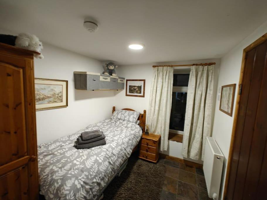 Welsh Miners Cottage Four Bedroom House Treherbert エクステリア 写真