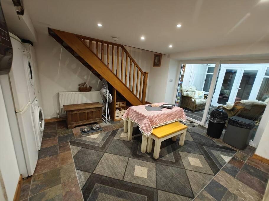 Welsh Miners Cottage Four Bedroom House Treherbert エクステリア 写真