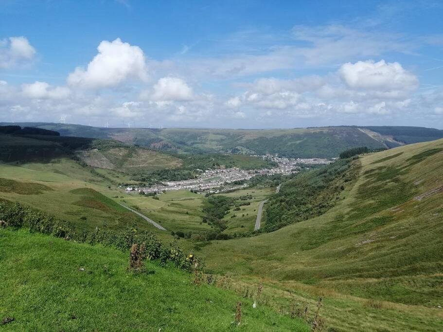 Welsh Miners Cottage Four Bedroom House Treherbert エクステリア 写真
